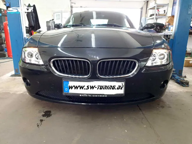 Angel Eye Scheinwerfer für BMW Z4 E85 02-08 LED Standlichtringe black