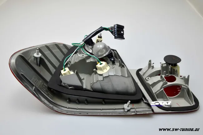 SW Rückleuchten für 3er BMW E46 Limo 98-01 in red/crystal