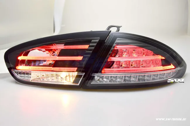 SW-Celi LED Rückleuchten Seat Leon 1P1/1PA 09-13 black LED Blinker