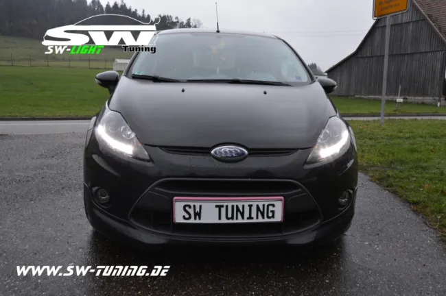 SW-Light Scheinwerfer passend für Ford Fiesta Mk7 JA8 08-13 LED Standlicht Black