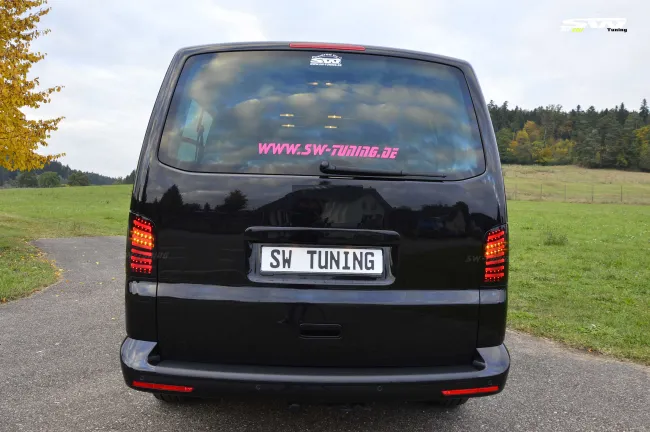 SW-Celi LED Rückleuchten passend für VW T5 Typ 7H 7E 03-15 Lightbar Black/smoke