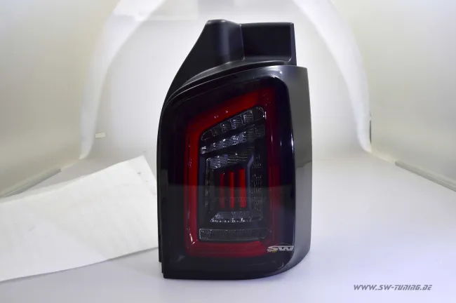 SW-Celi LED Rückleuchten für VW T5 Typ 7H 7E 05-15 Black/smoke RED-Lightbar