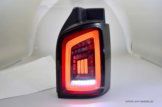 SW-Celi LED Rückleuchten für VW T5 Typ 7H 7E 05-15 Black/smoke RED-Lightbar