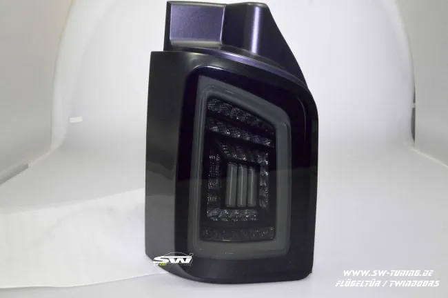 SW-Celi LED Rückleuchten für VW T5 Typ 7H 7E 03-15 Black/smoke White-Lightbar für Flügeltür