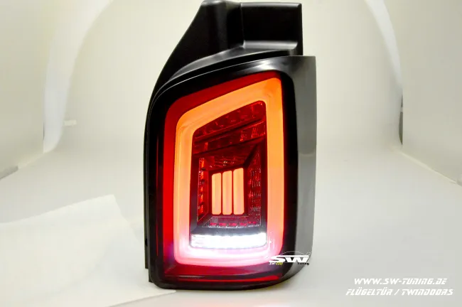 SW-Celi LED Rückleuchten für VW T5 Typ 7H 7E 03-15 Black/smoke White-Lightbar für Flügeltür