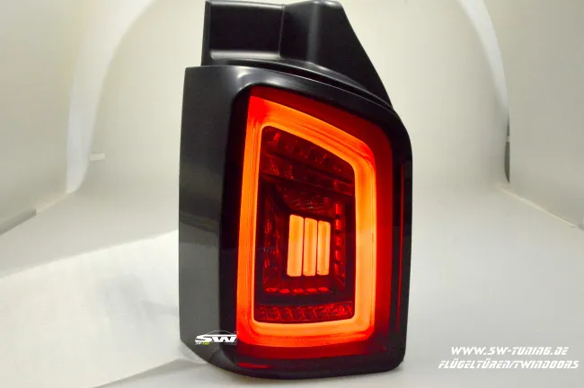 SW-Celi LED Rückleuchten für VW T5 Typ 7H 7E 03-15 Black/smoke RED-Lightbar für Flügeltüren