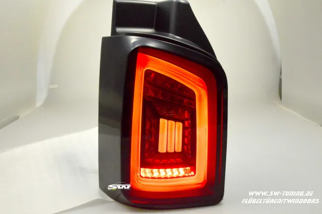 SW-Celi LED Rückleuchten für VW T5 Typ 7H 7E 03-15 Black/smoke RED-Lightbar für Flügeltüren