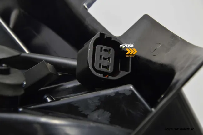 SW-Celi LED Rückleuchten für Ford Focus Mk3 CB8 DYB 11-15 5Türer-Fließheck Lightbar chrom