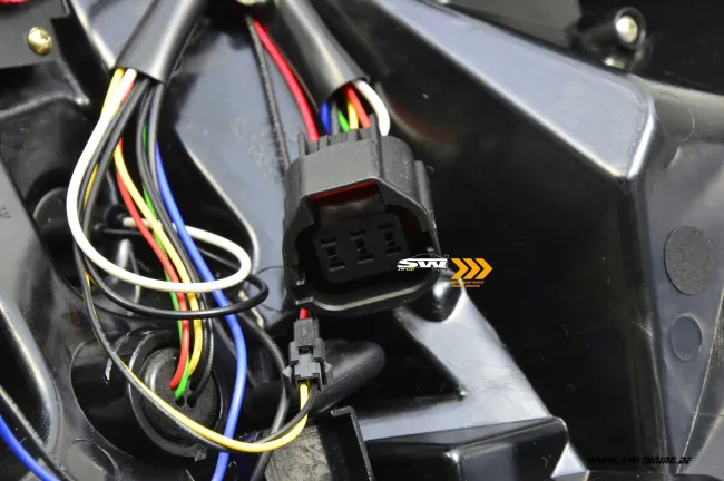 SW-Celi LED Rückleuchten für Ford Focus Mk3 CB8 DYB 11-15 5Türer-Fließheck Lightbar red