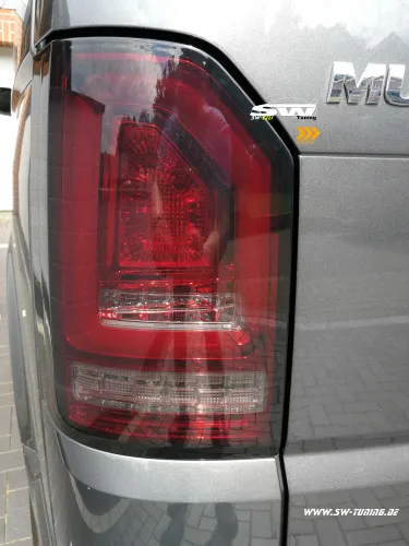 SW-Celi LED Rückleuchten für VW T6 Typ SG 16-20 Heckklappe red/smoke mit Wischblinker