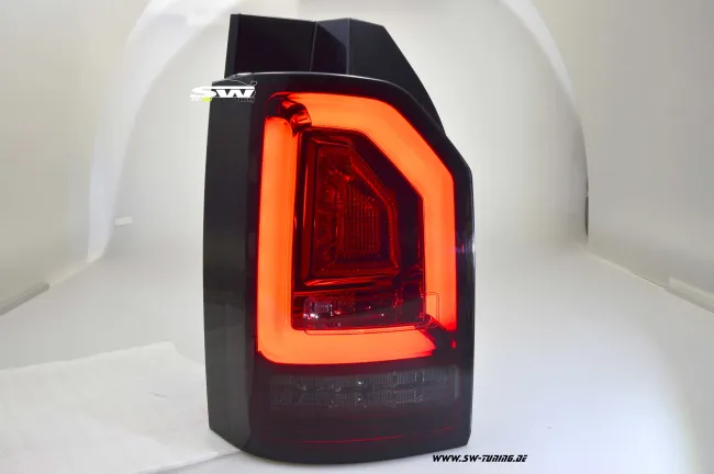 SW-Celi LED Rückleuchten für VW T6 Typ SG 16-20 red/smoke mit Wischblinker für Werks LED