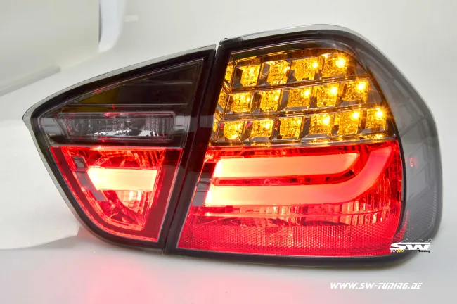 SWCeli LED Rückleuchten für 3er BMW E90 Limo 05-08 smoke / red Lightbar (nicht 335d)