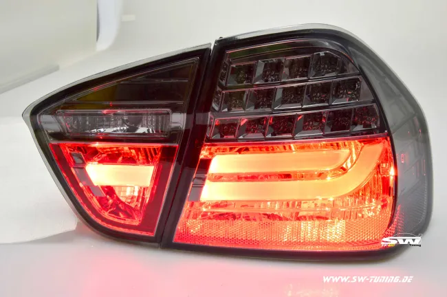 SWCeli LED Rückleuchten für 3er BMW E90 Limo 05-08 smoke / red Lightbar (nicht 335d)