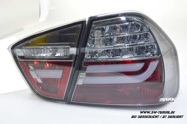 SWCeli LED Rückleuchten für 3er BMW E90 Limo 05-08 smoke / red Lightbar (nicht 335d)