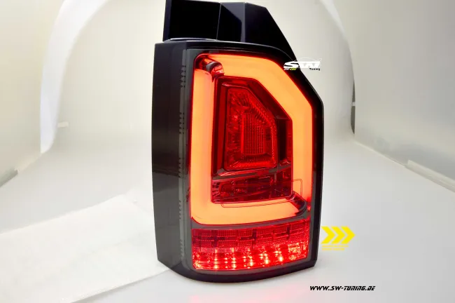 SW-Celi LED Rückleuchten für VW T6 Typ SG 16-20 Heckklappe smoke mit Wischblinker