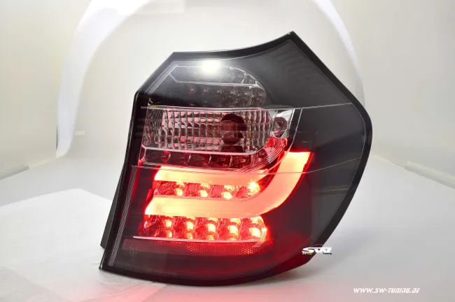 SW-Celi LED Rückleuchten BMW 1er E81/E87 04-07 Black/clear Lightbar
