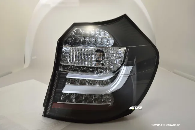 SW-Celi LED Rückleuchten BMW 1er E81/E87 04-07 Black/clear Lightbar