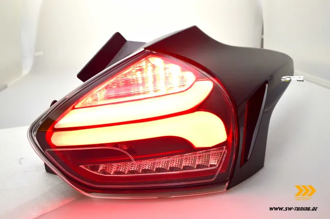 SW-Celi LED Rückleuchten für Ford Focus Mk3 CB8 DYB 16-18 Facelift 5Türer-Fließheck Lightbar Black