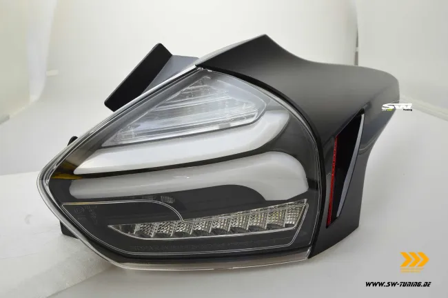 SW-Celi LED Rückleuchten für Ford Focus Mk3 CB8 DYB 16-18 Facelift 5Türer-Fließheck Lightbar Black