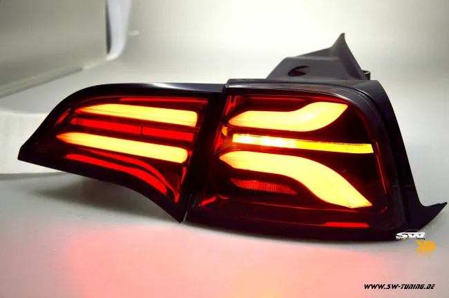 SW-Celi LED Rückleuchten passend für Tesla Model 3 Typ 003 17-24 / Model Y 21-24 BLACK/smoke Lightbar