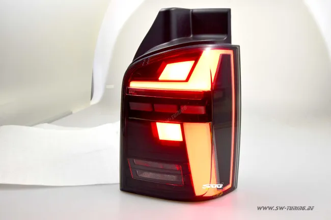 SW-Celi LED Rückleuchten passend für T5 Typ 7H 03-15 LED Lightbar Wischblinker black smoke in T6.1-Optik