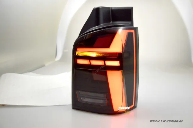 SW-Celi LED Rückleuchten passend für T5 Typ 7H 03-15 LED Lightbar Wischblinker black smoke in T6.1-Optik