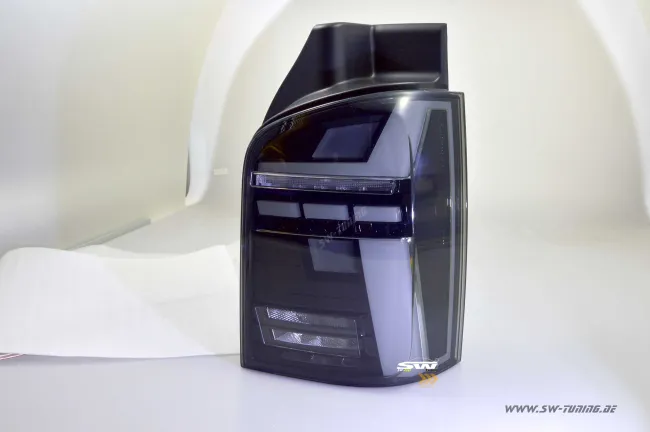 SW-Celi LED Rückleuchten passend für T5 Typ 7H 03-15 LED Lightbar Wischblinker black smoke in T6.1-Optik