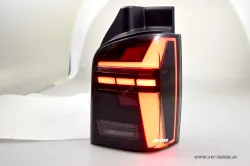 SW-Celi LED Rückleuchten passend für T5 Typ 7H 03-15 LED Lightbar Wischblinker black smoke in T6.1-Optik